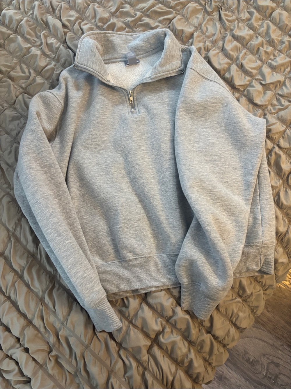 Tilly's Light Gray Half-Zip Turtleneck Sweatshirt